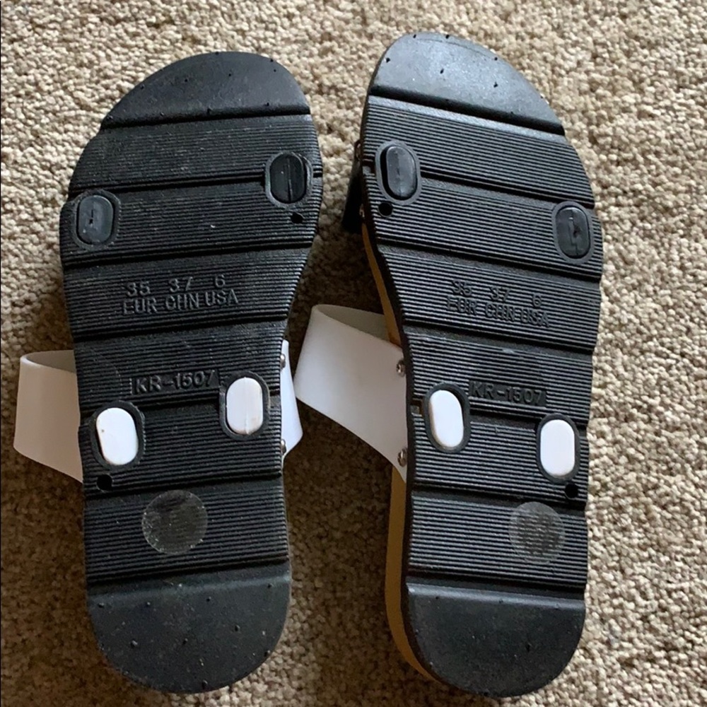 Sandals - Picture 3 of 3